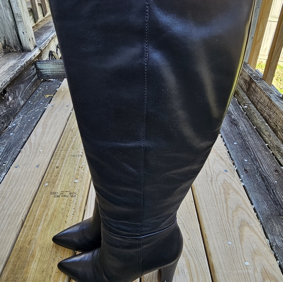 Boots - Picture 6 of 10